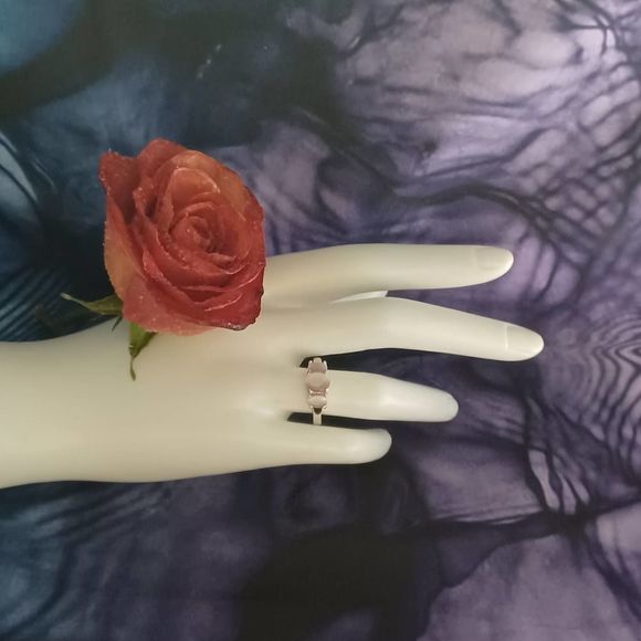 Swarovski Elements - Size 8¾ - Silver tone ring as pictured - Picture 4 of 7